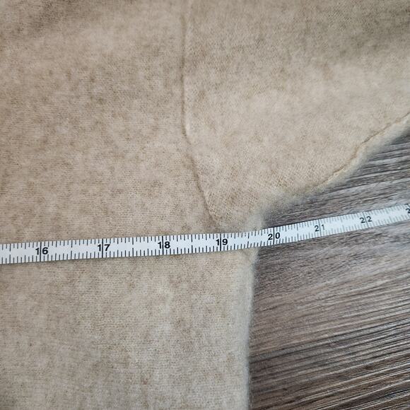 Free People Cashmere V Neck Oversized Cropped Sweater M Tan Cozycore Fall - Picture 7 of 8